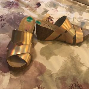 Blowfish metallic wedges. Brand new.